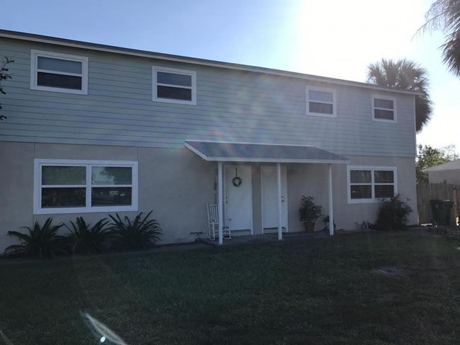 Building Photo - 835 Gonzales Ave