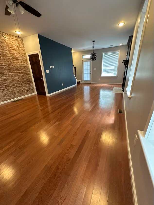 Foto del edificio - 3169 Portis Ave