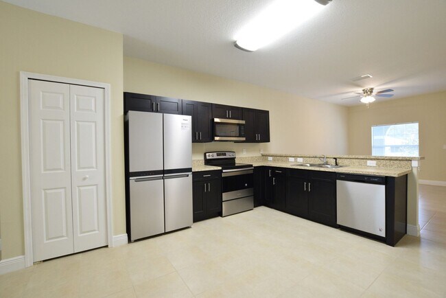 Foto del edificio - 517 Blackbird Ln