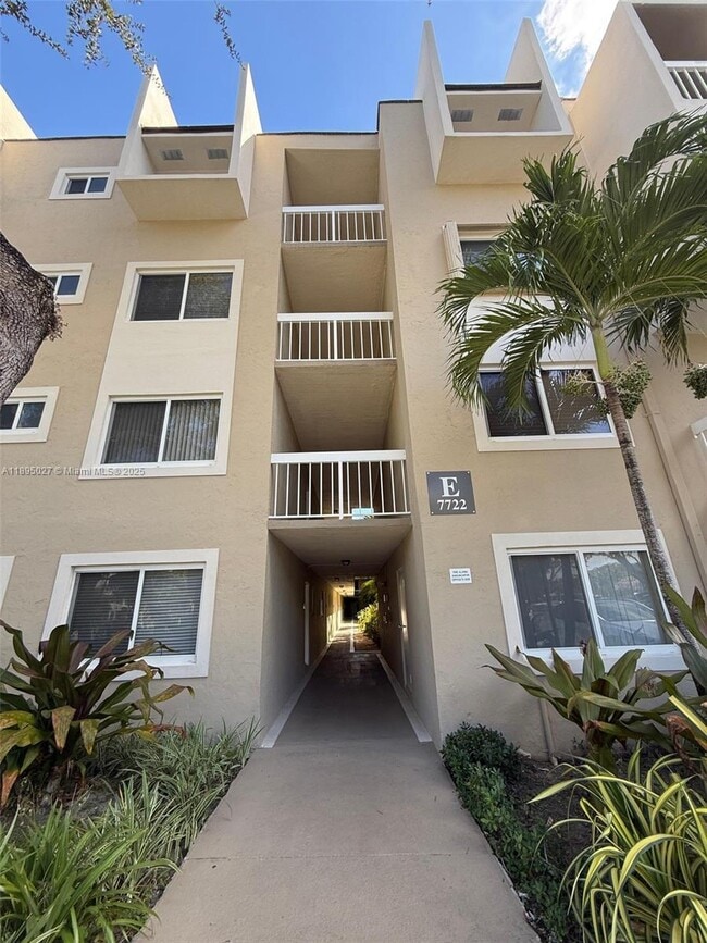 Building Photo - 7722 Camino Real