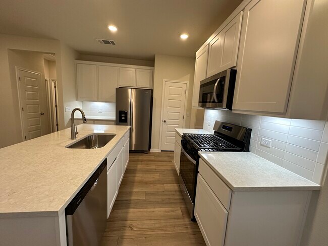 Foto del edificio - 8309 Augeron Drive