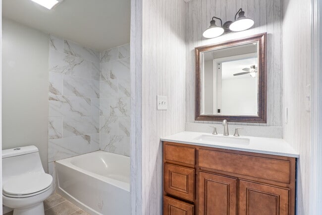 Foto del edificio - 801 Young Ave NW