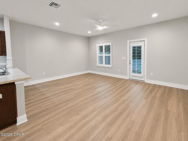 Foto del edificio - 5940 Callaway Cir