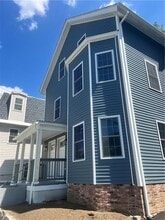Building Photo - 90 Grove St