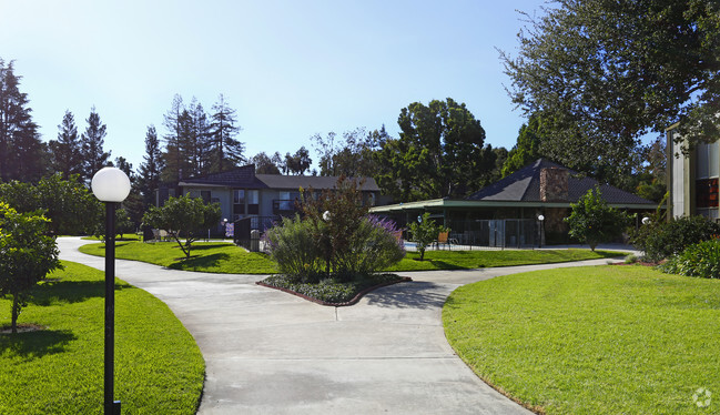 Building Photo - Apricot Pit Apartments