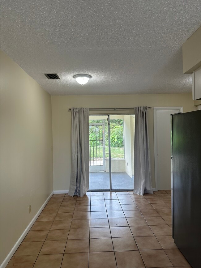 Foto del edificio - 8912 SE Parkway Dr