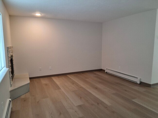 Foto del edificio - 3030 E 46th Ave