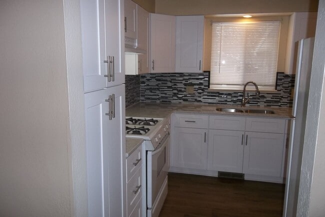 Building Photo - Lovely Traditional Home in the Heart of Fort Collins