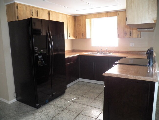 Foto del edificio - 3/2 Home W/ Tiled Flooring!