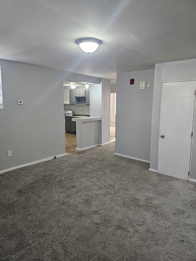 Building Photo - 5615 Upland Way