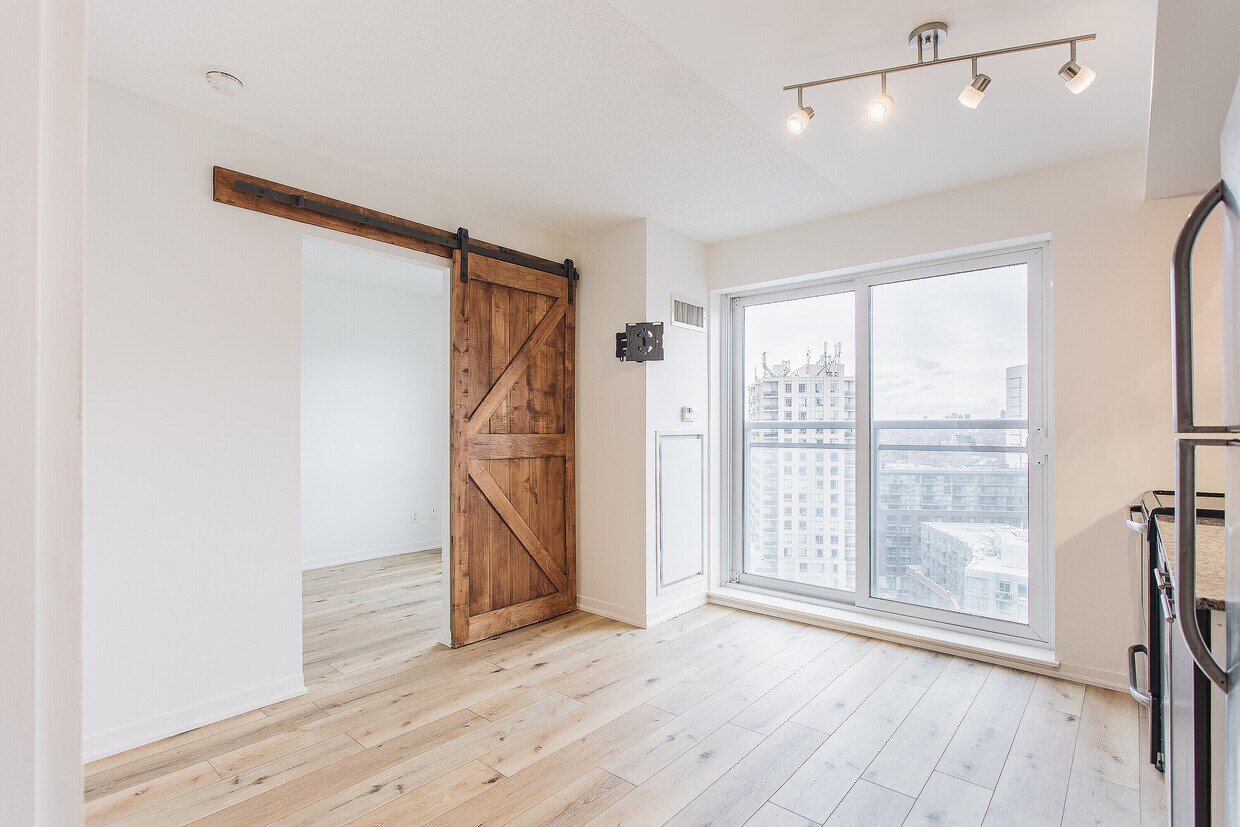Photo principale - 38 Joe Shuster Way