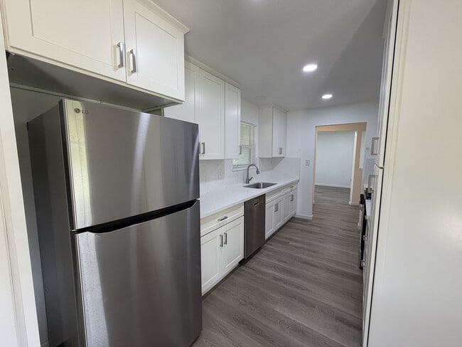 Building Photo - 2616 Casita Dr