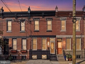 Building Photo - 2428 E Huntingdon St