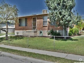 Building Photo - 8177 Darin St