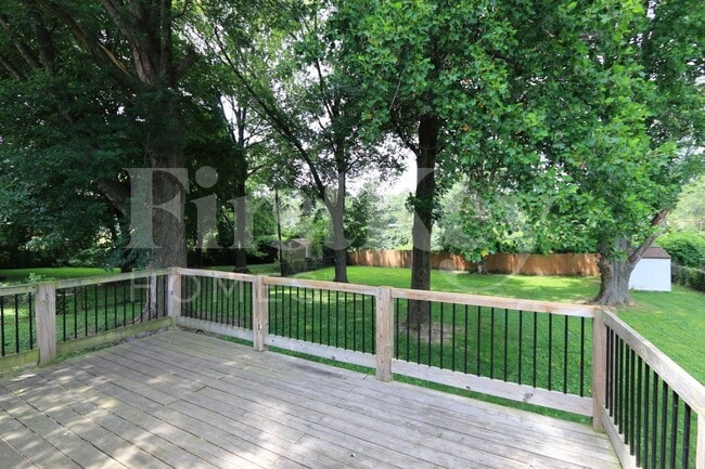 Foto del edificio - 2335 Bramble Ln