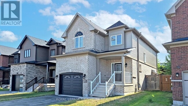 Building Photo - 138 Sun King Crescent