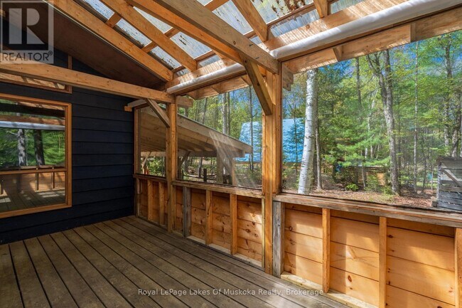 Photo du bâtiment - 1213 Sherwood Forest Rd