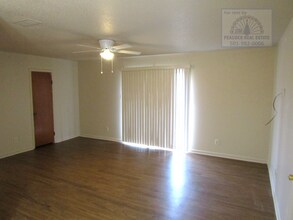 Building Photo - 21 Laramie Cove