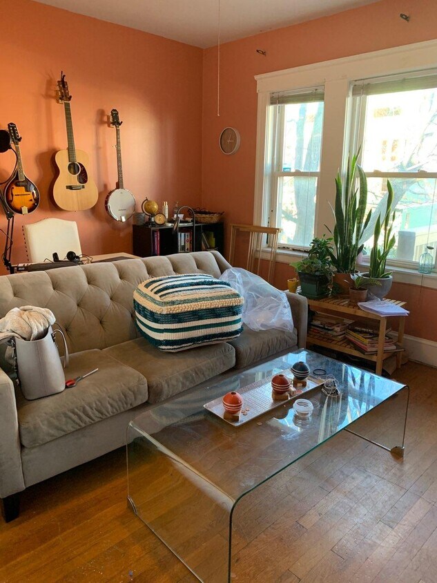 Primary Photo - 112 Hyde Park Ave