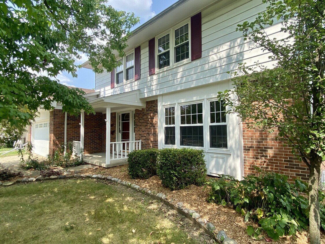 Foto principal - 2240 Delaware Dr