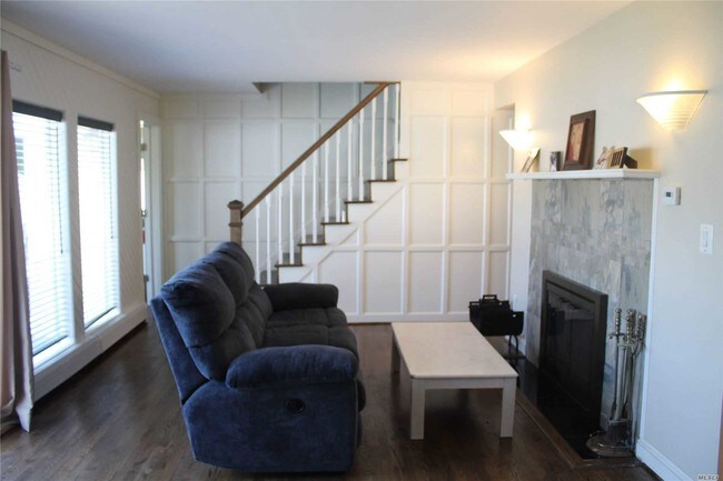 Building Photo - 87 Albatross Rd