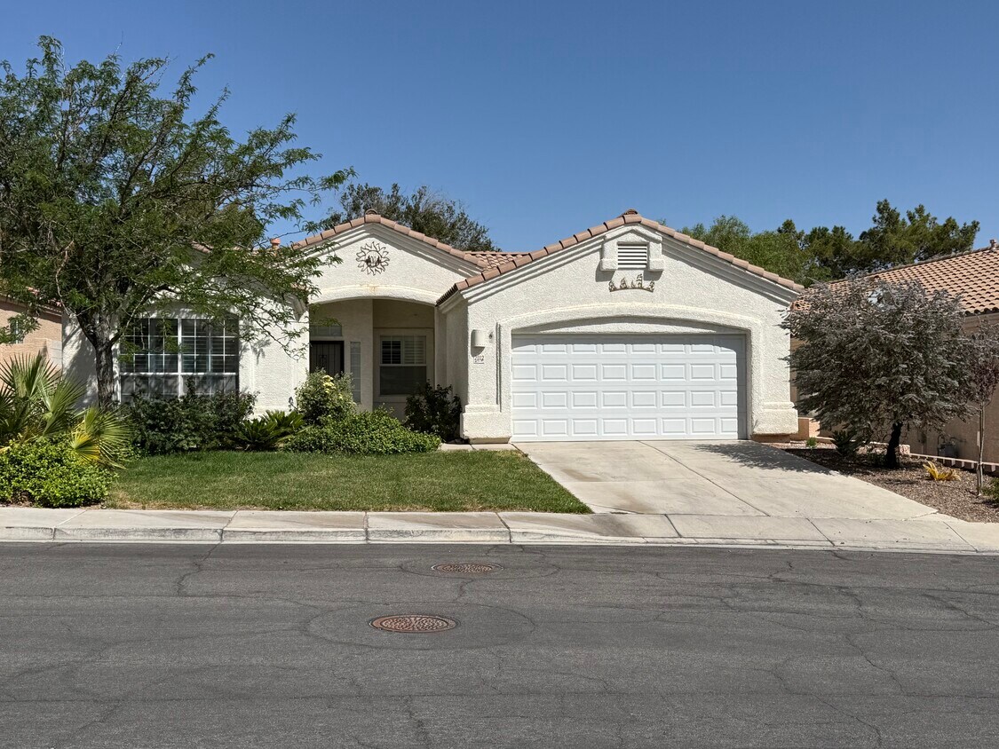 Primary Photo - 2002 Hobbyhorse Ave