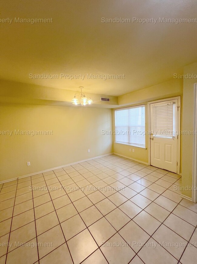 Building Photo - For Lease | Sand Springs Duplex | $1100 Rent