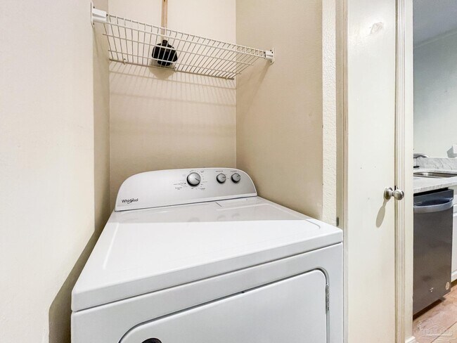 Foto del edificio - 601 E Burgess Rd