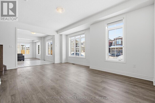 Building Photo - 67 Bloomfield Cres