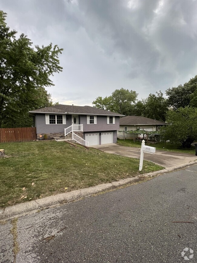 Building Photo - 503 Applewood Rd