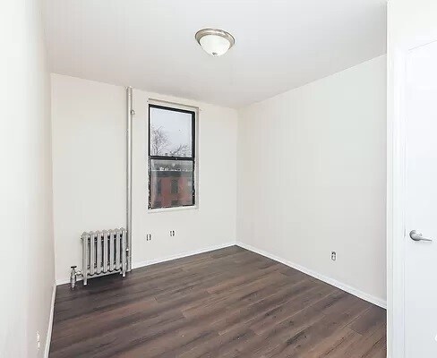 Building Photo - 318 Hart St