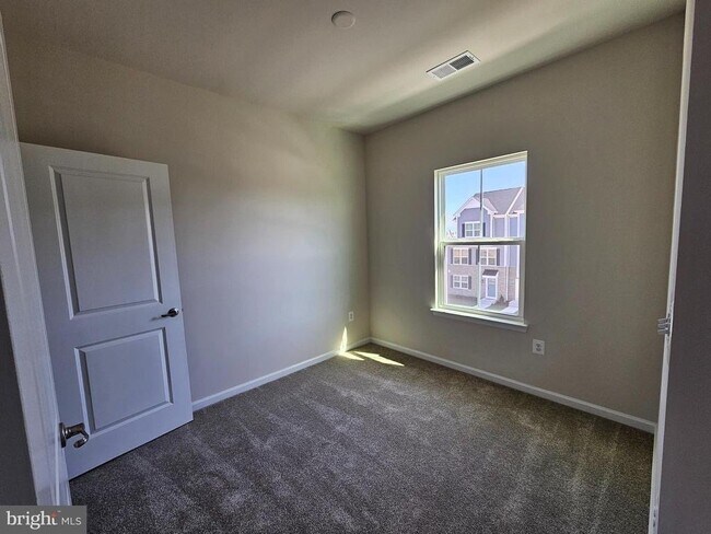 Foto del edificio - 4523 Briarhaven Dr