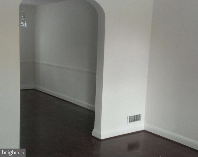 Foto del edificio - 4126 Fallstaff Rd