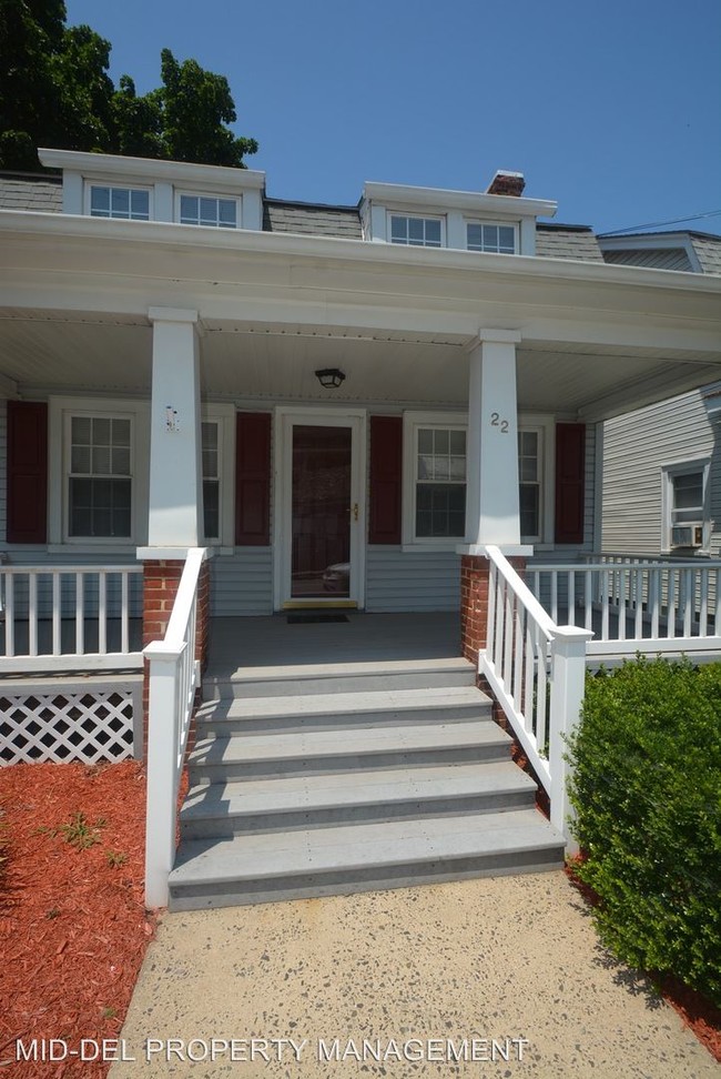Building Photo - 3 br, 1 bath House - 22 E Commerce Street