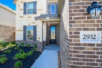 Building Photo - 2932 Tantara Dr