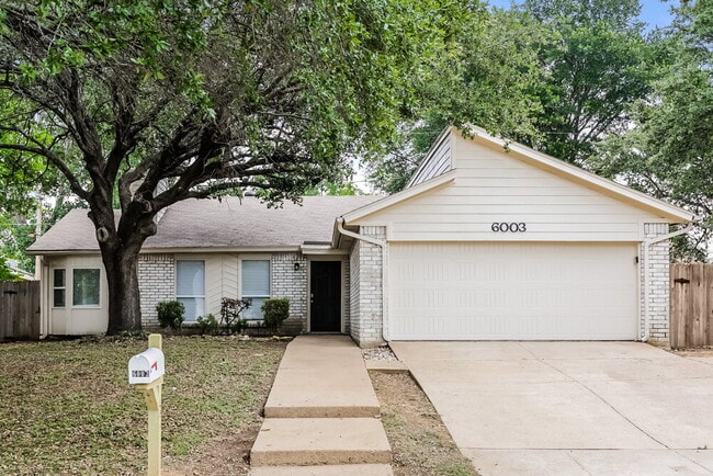 Building Photo - 6003 Cool Springs Dr