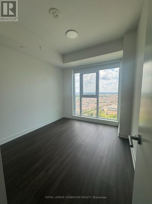 Building Photo - 40 Lagerfeld Dr