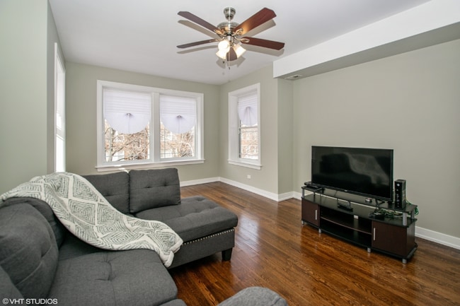 Building Photo - 7831 S Loomis Blvd