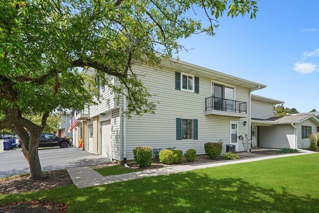 Foto del edificio - 1100 Stoughton Ct