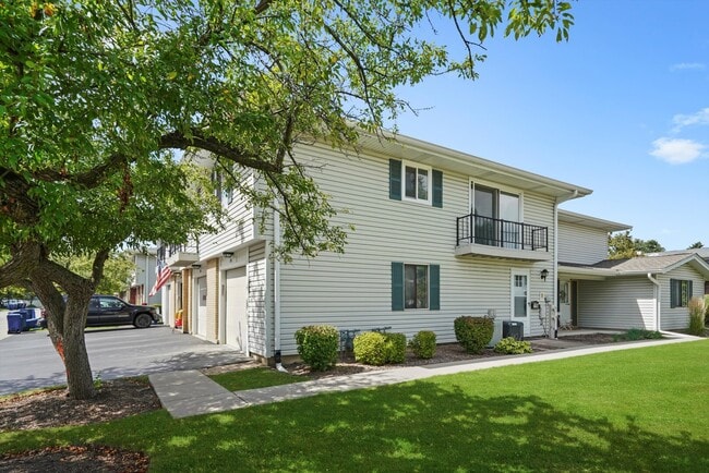 Building Photo - 1100 Stoughton Ct