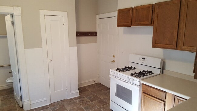 Foto del edificio - Charming 1-Bedroom Retreat on Colfax Ave – Your Cozy Minneapolis Haven Awaits!