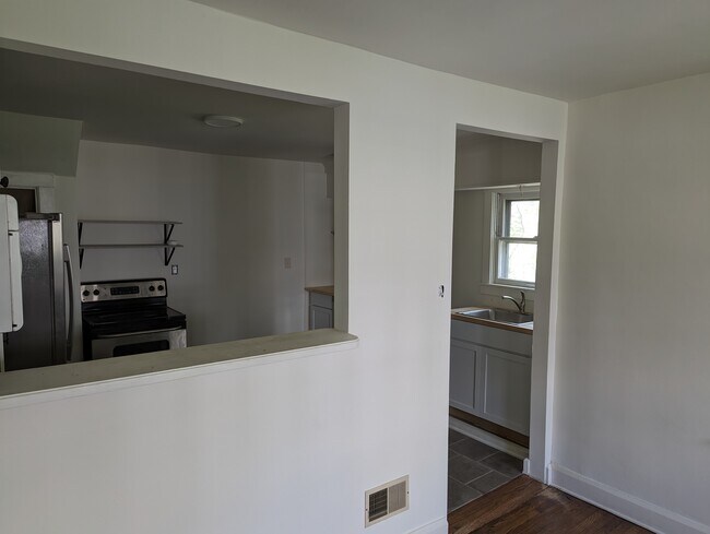 Foto del edificio - 611 E 52nd St