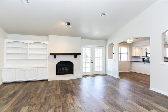 Building Photo - 1005 Robin Haven Dr