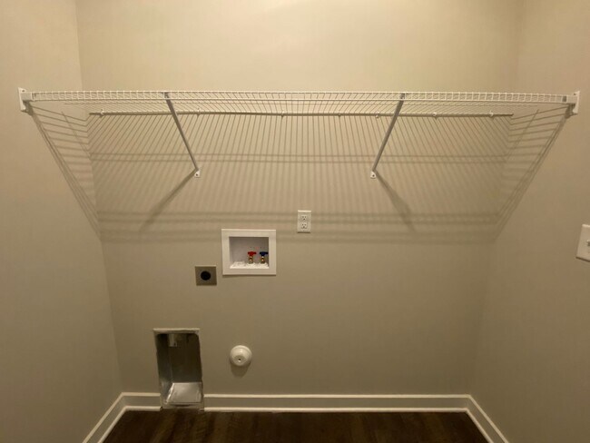 Foto del edificio - Home for Rent in Thorsby! View with 48 Hou...