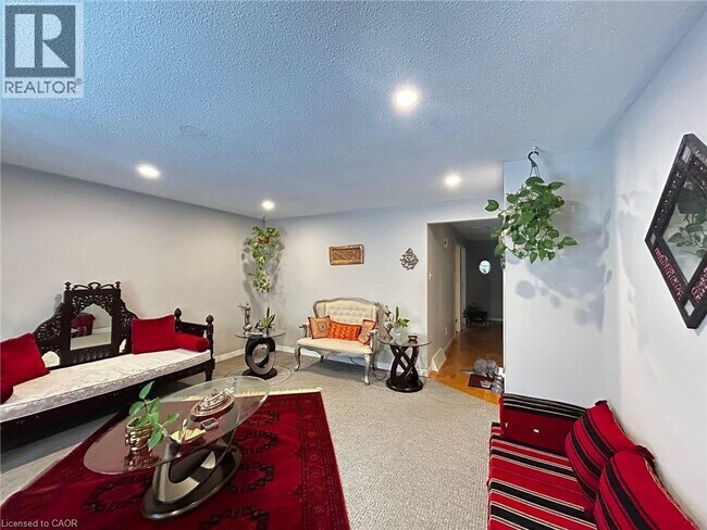 Photo du bâtiment - 62 Lewis Crescent