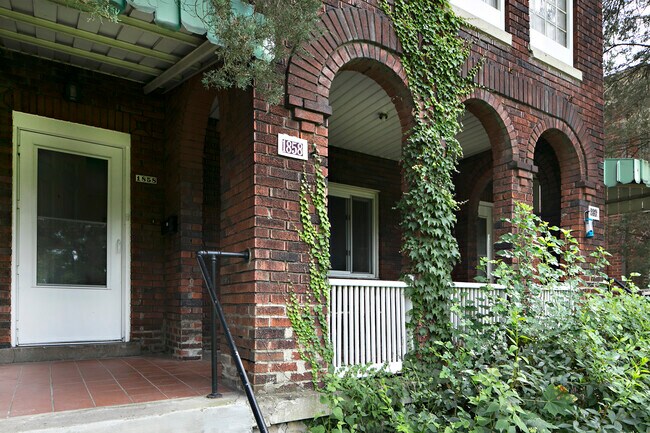 Foto del edificio - 1858 Shaw Ave