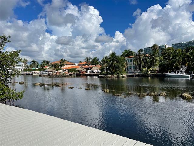Building Photo - 335 Poinciana Island Dr