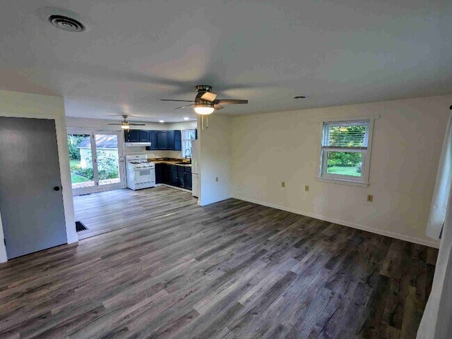 Building Photo - 35 Hazelwood Ave