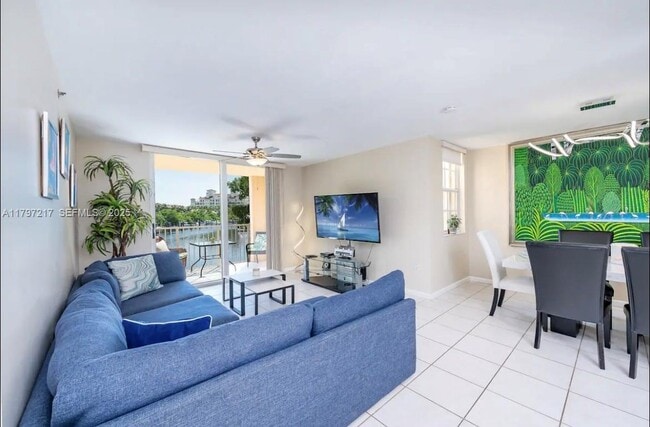 Building Photo - 19999 E Country Club Dr