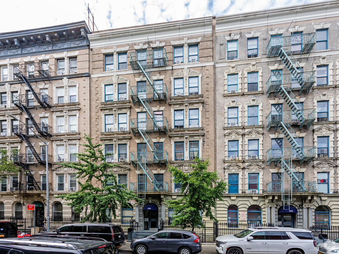 Foto principal - 210 W 140th St